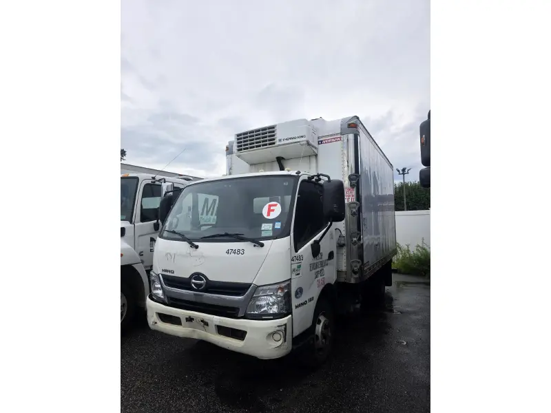 2017 HINO 155