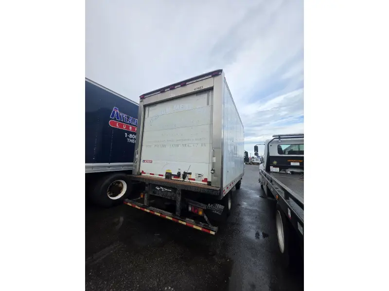 2017 HINO 155