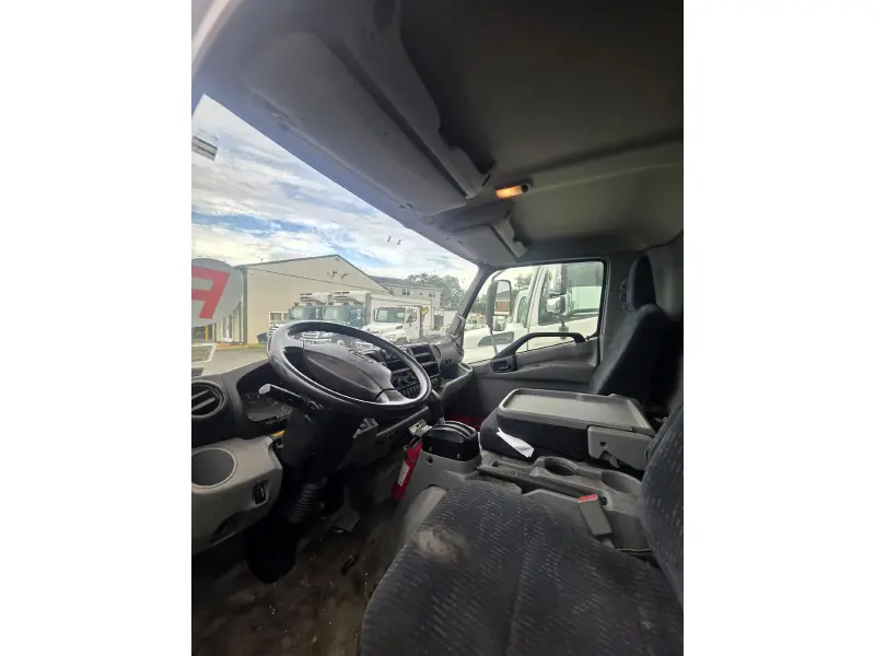 2017 HINO 155