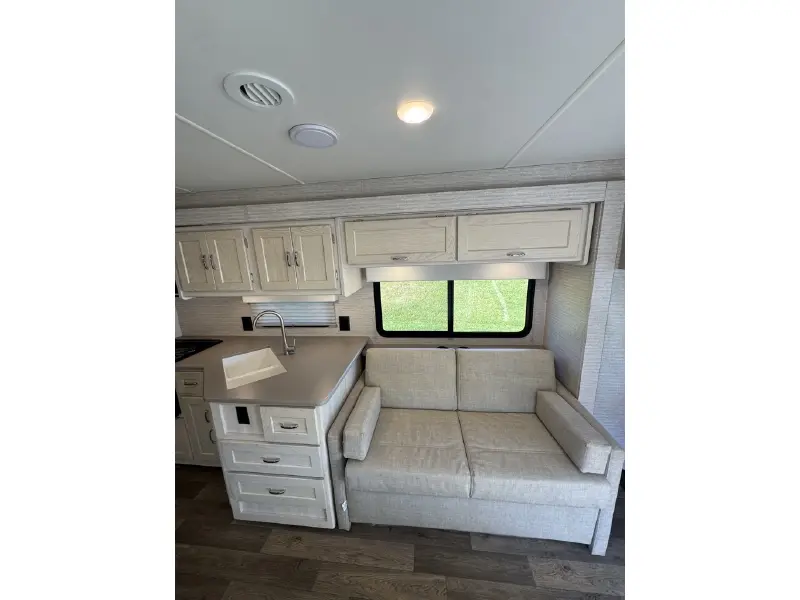 2021 WINNEBAGO INTENT 29L