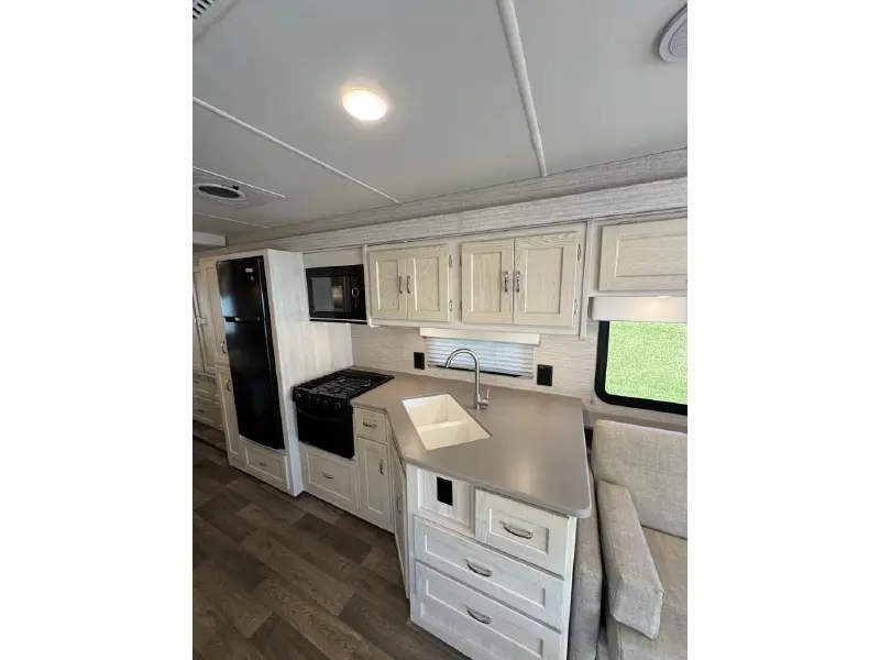 2021 WINNEBAGO INTENT 29L