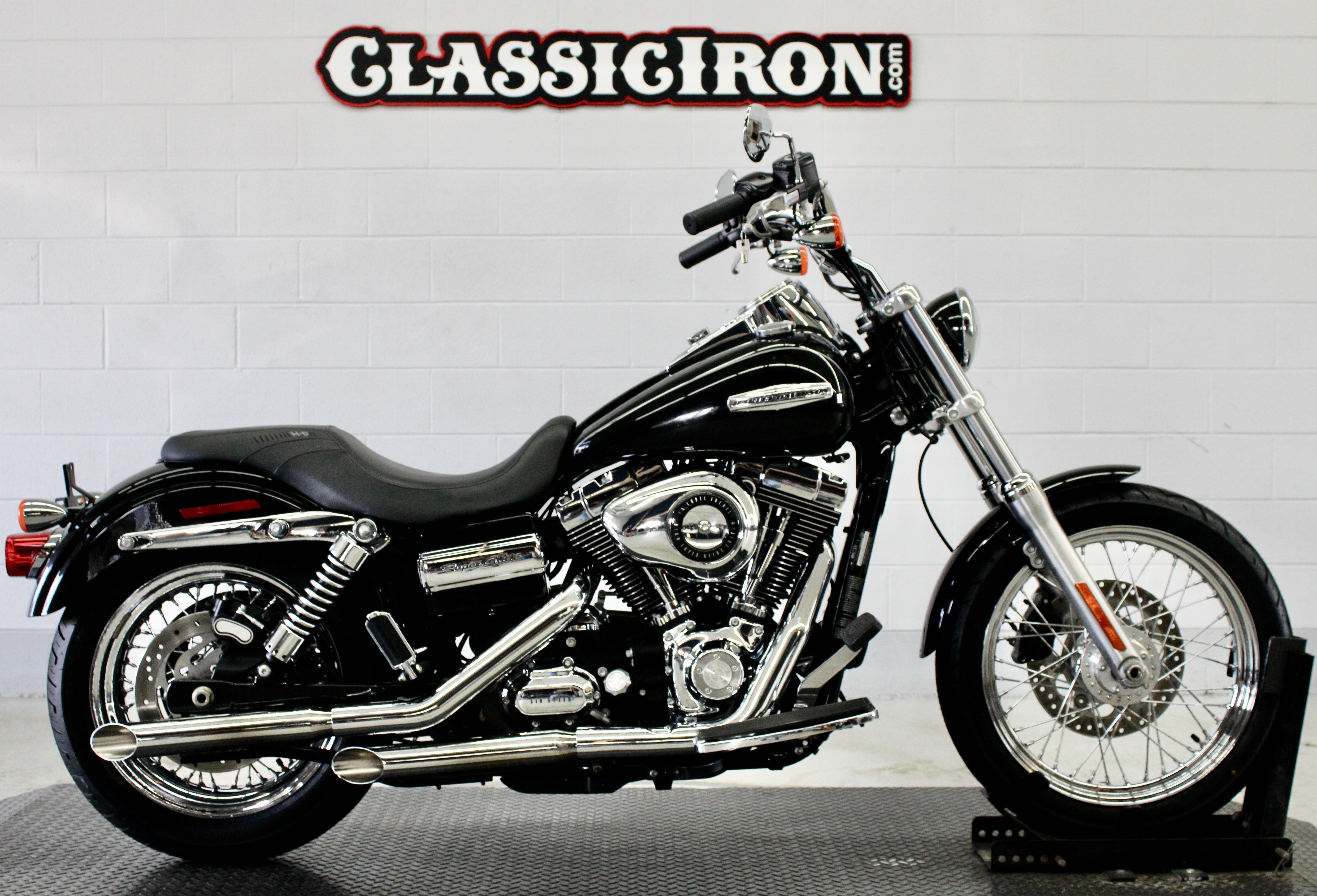 2010 Harley-Davidson Dyna® Super Glide® Custom DYNA CUSTOM in Fredericksburg, VA