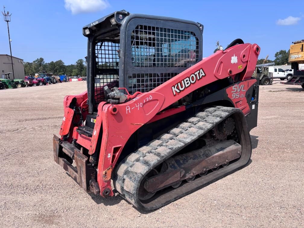 2017 KUBOTA SVL95-2S in Livingston, LA