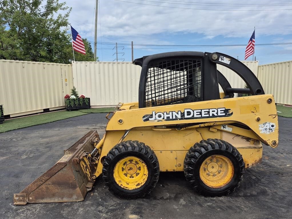 DEERE 240 in Essington, PA