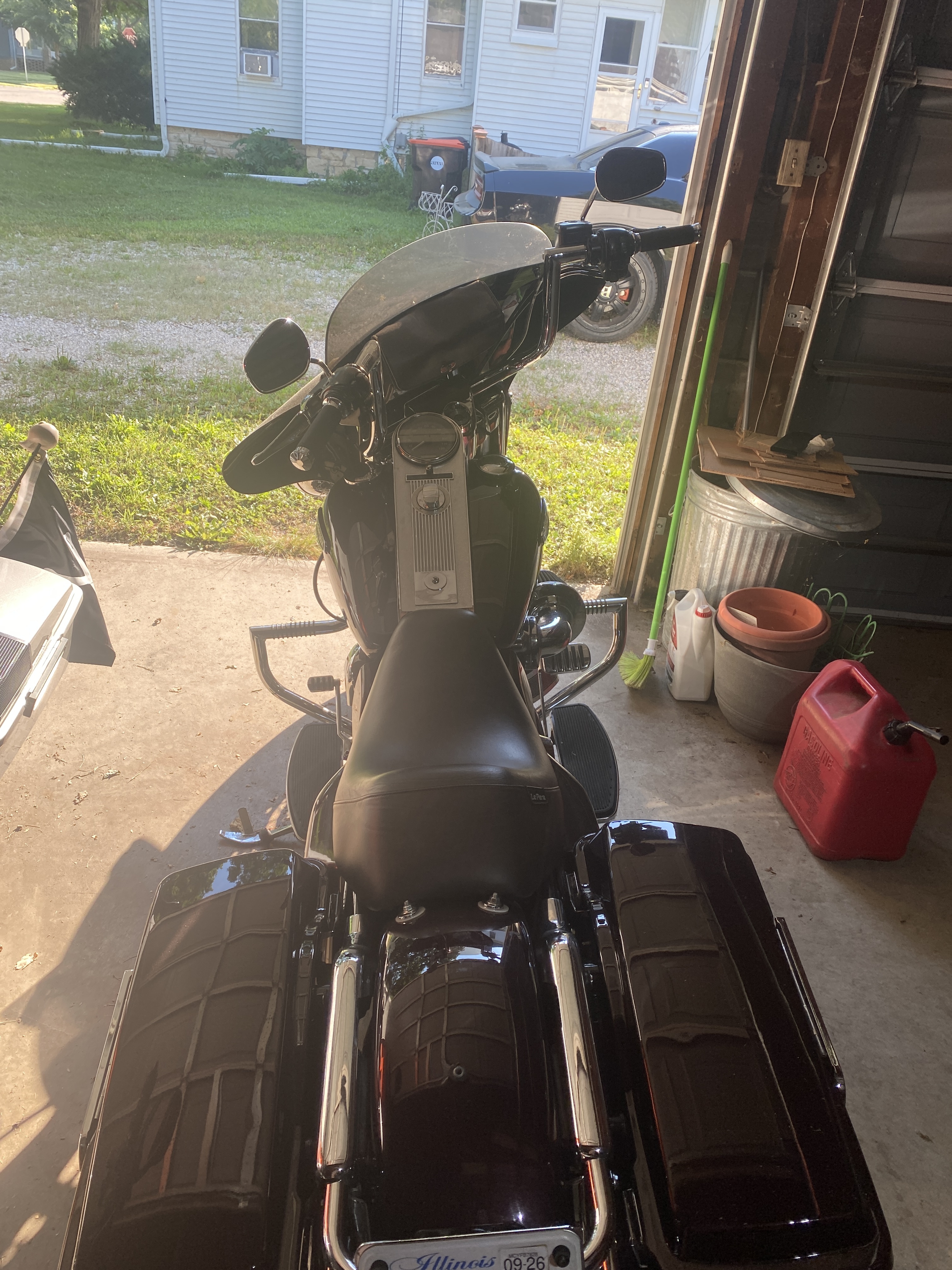2005 Harley-Davidson ROAD KING CLASSIC in henry IL