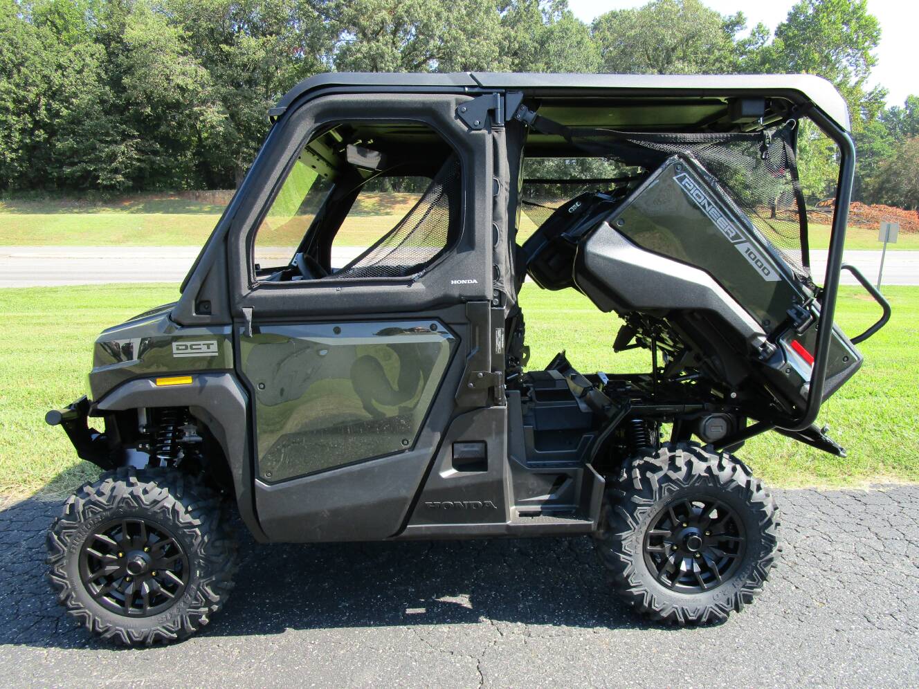 A photo of this 2026 Honda Pioneer 1000-5 Deluxe