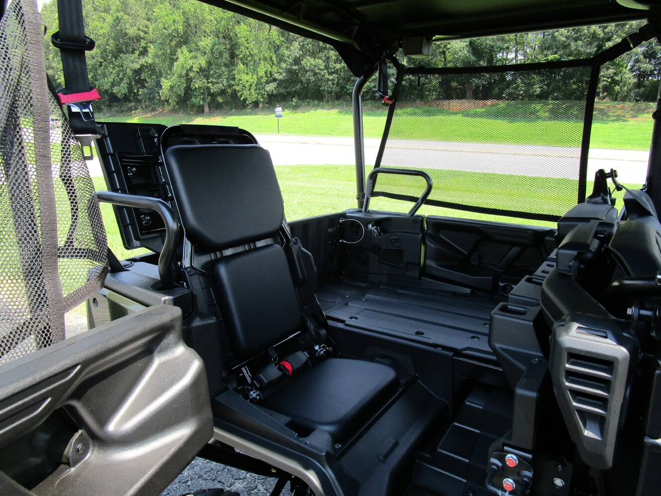 A photo of this 2026 Honda Pioneer 1000-5 Deluxe