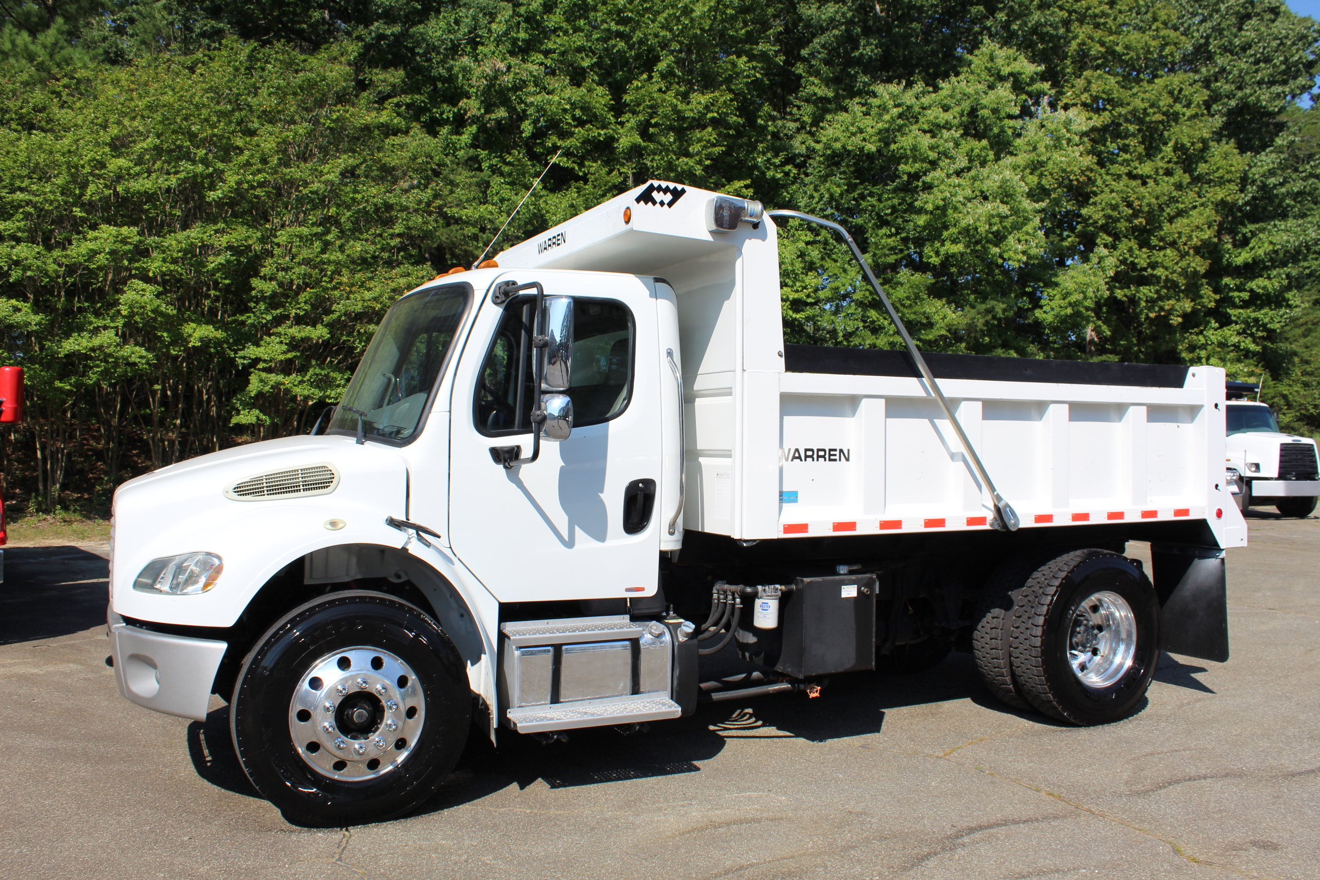 2012 FREIGHTLINER BUSINESS CLASS M2 106 in Mc Leansville, NC
