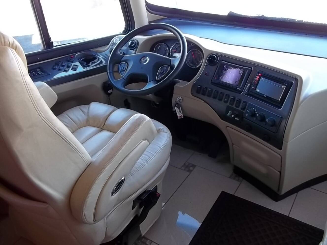 A photo of this 2011 Tiffin Motorhomes Allegro Bus 43 QGP
