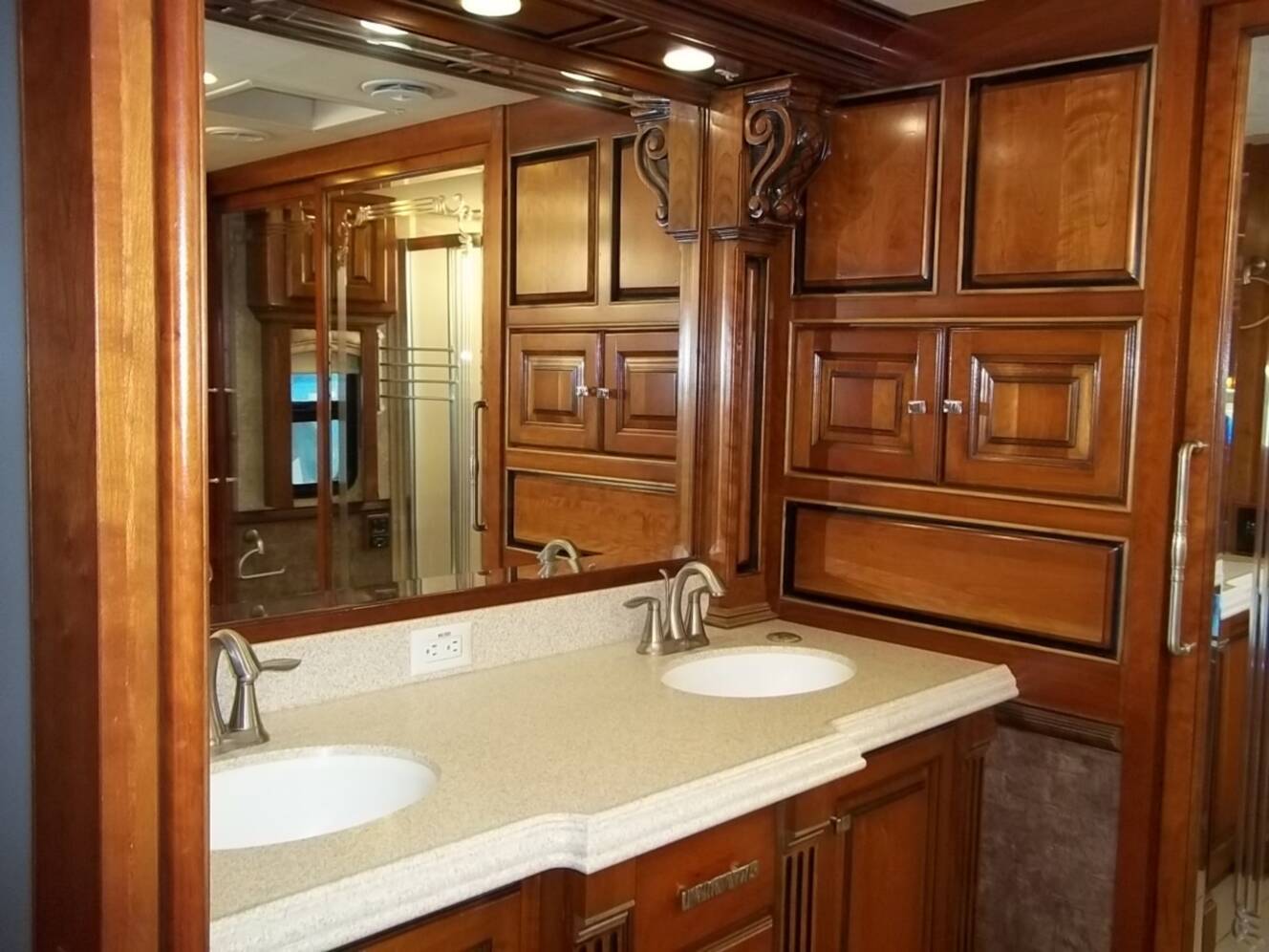 A photo of this 2011 Tiffin Motorhomes Allegro Bus 43 QGP