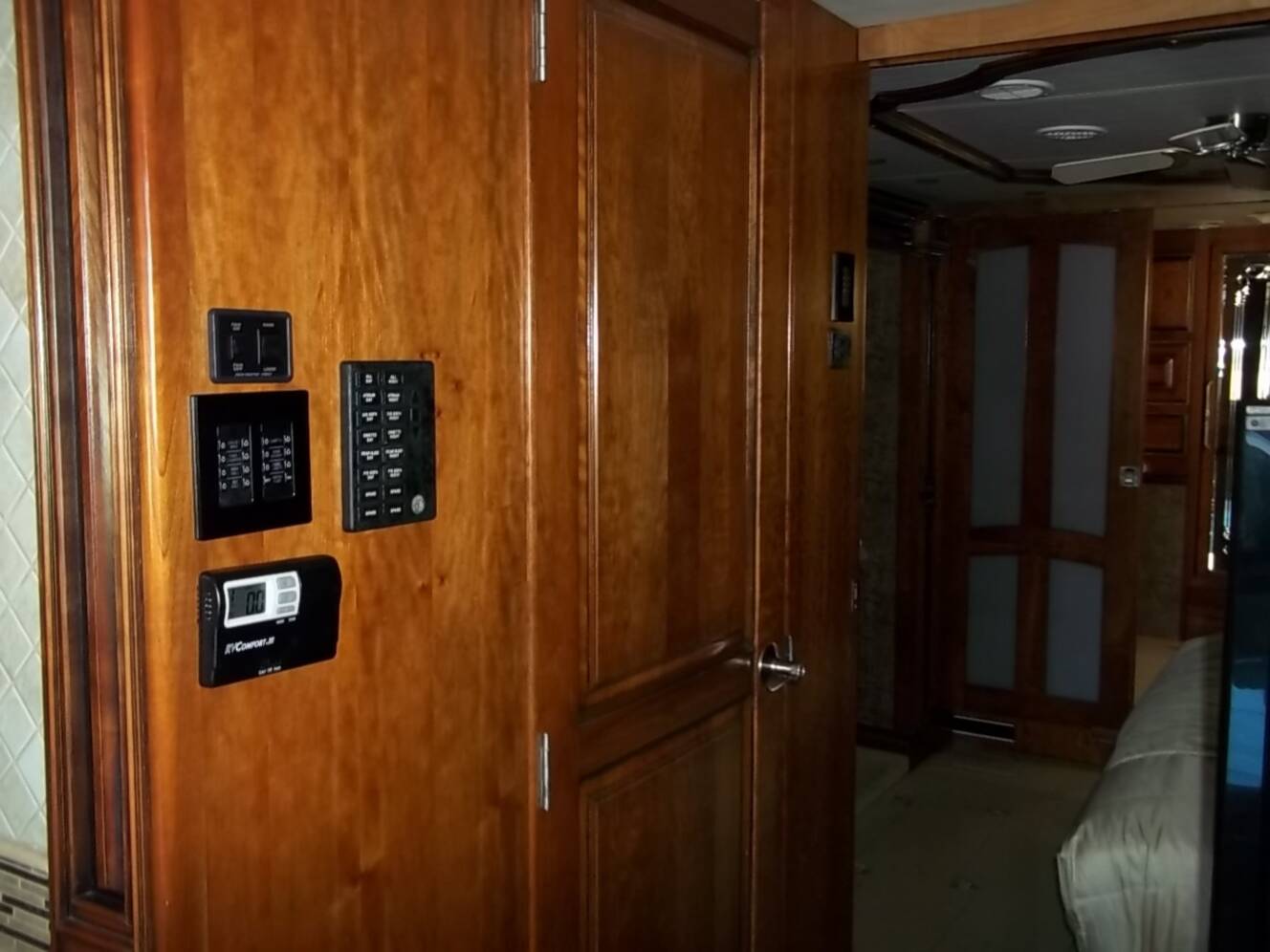A photo of this 2011 Tiffin Motorhomes Allegro Bus 43 QGP