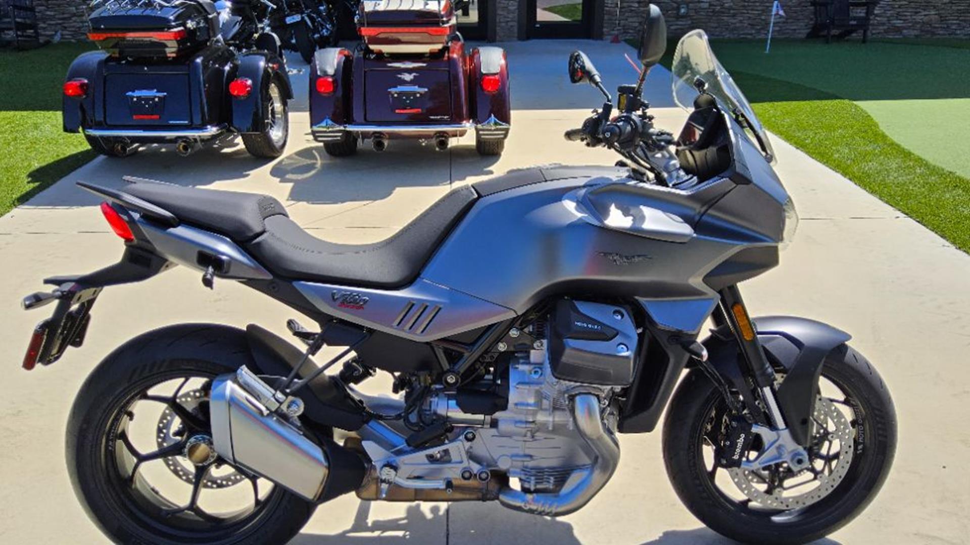 2025 Moto Guzzi V100 Mandello MANDELLO in Wildwood, FL