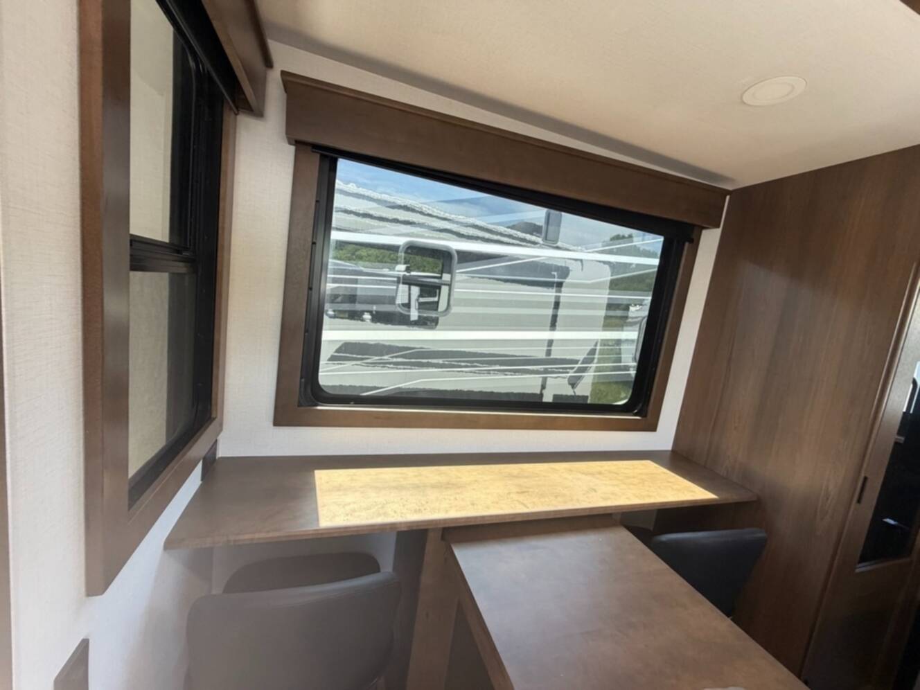 A photo of this 2026 Keystone Montana High Country 300RK