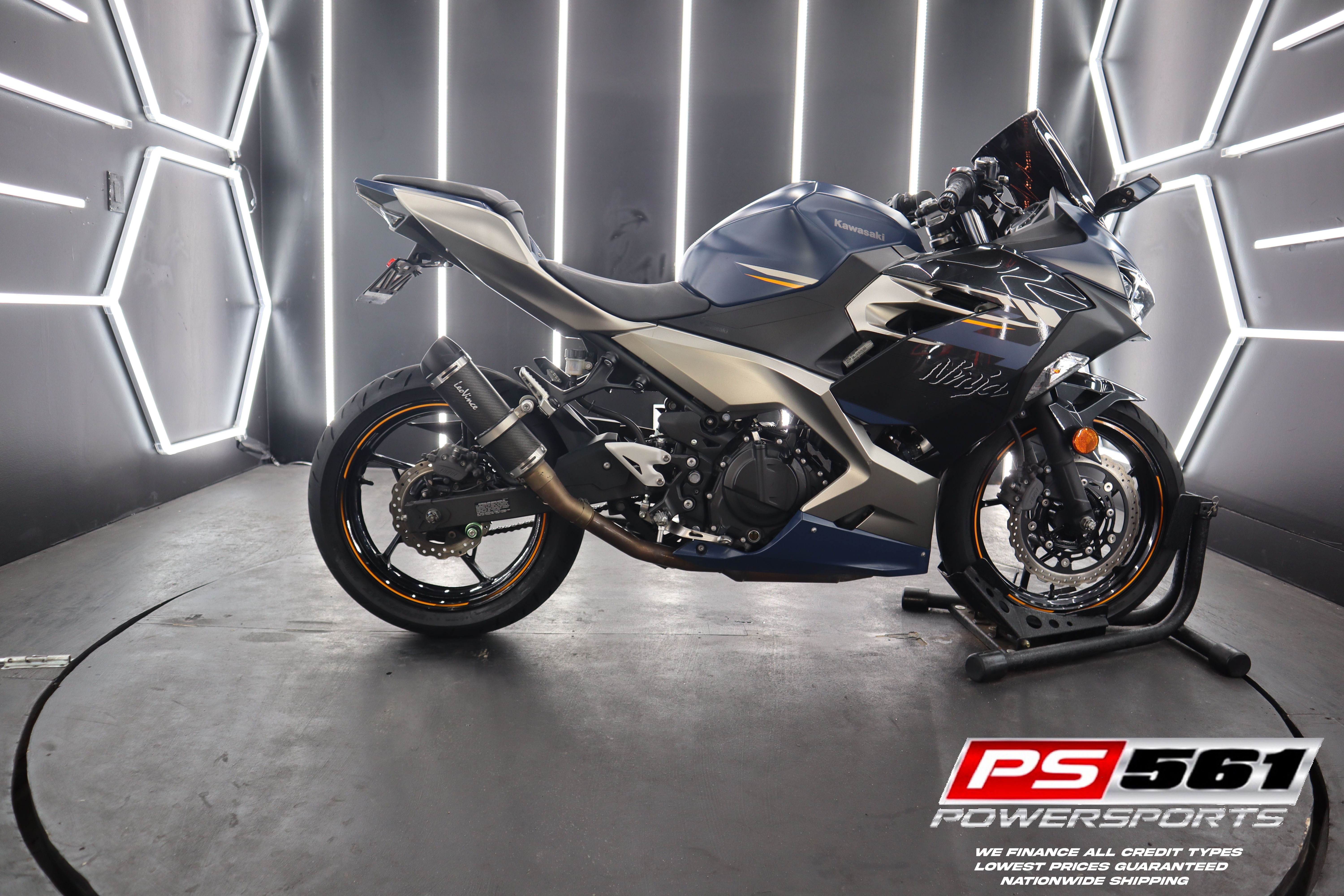 2023 Kawasaki Ninja 400 BASE in Lake Park, FL