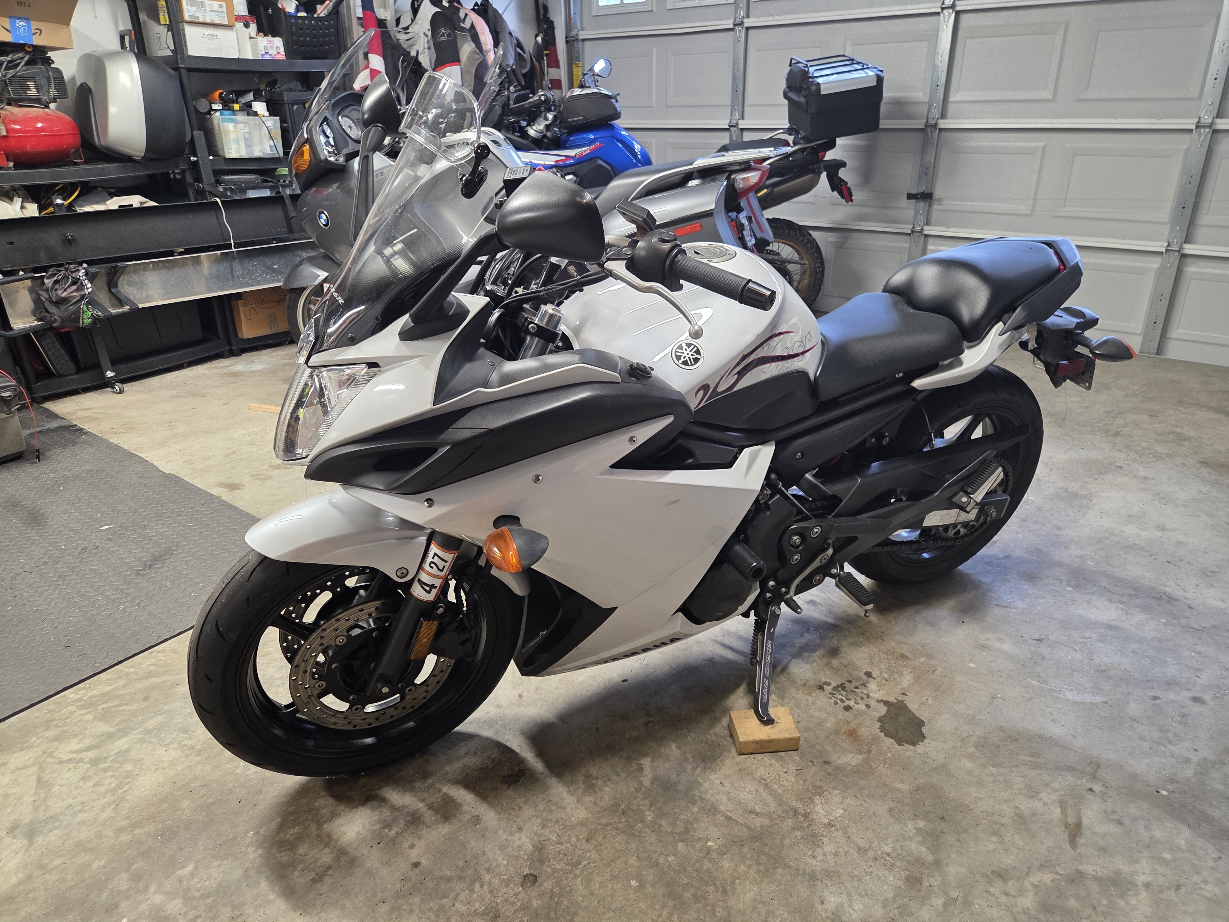 2009 Yamaha FZ6 FZ6RYW FZ6RYW in Manassas, VA
