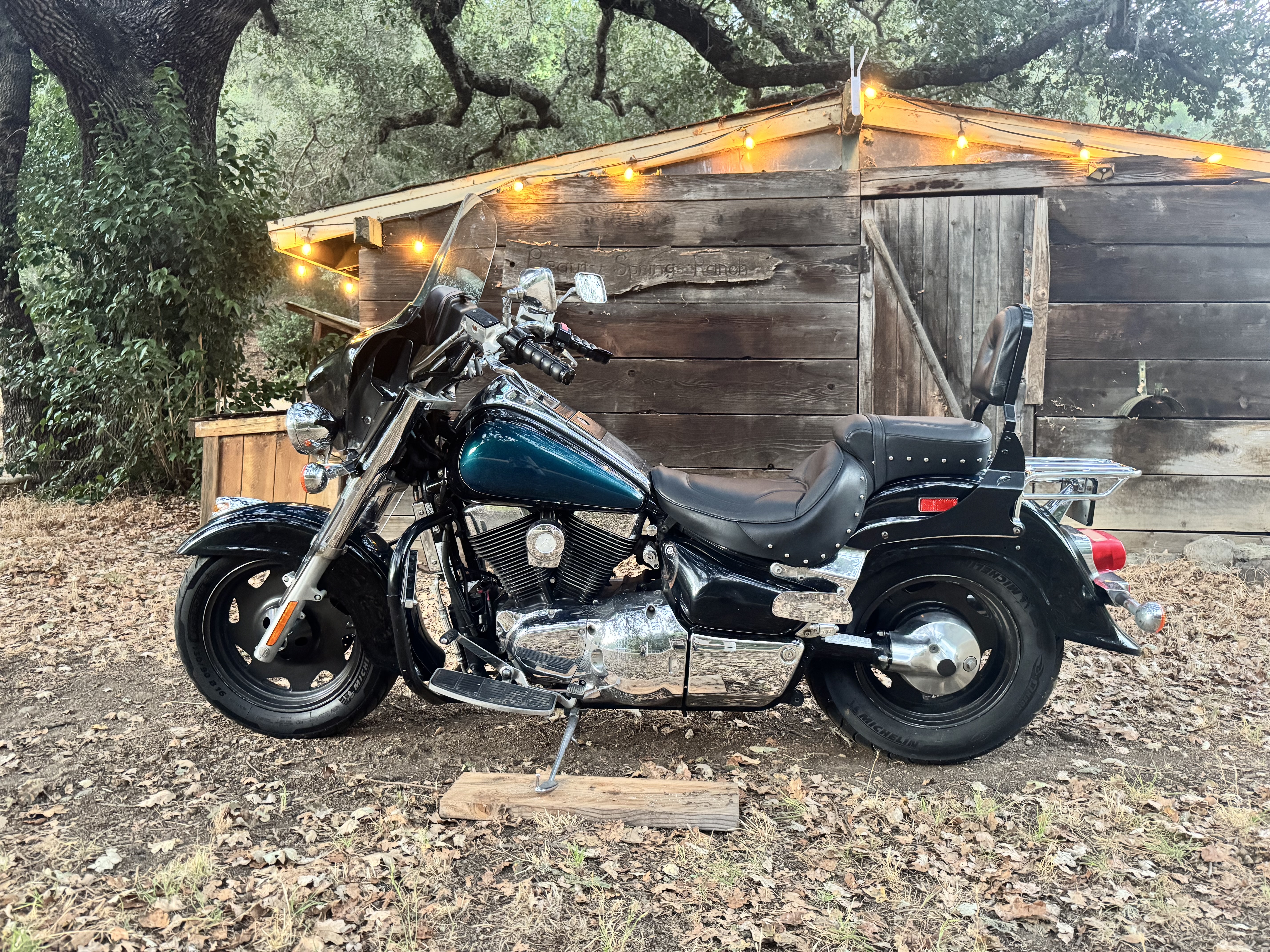 1999 Suzuki INTRUDER 1500VL Cruiser motorcycle