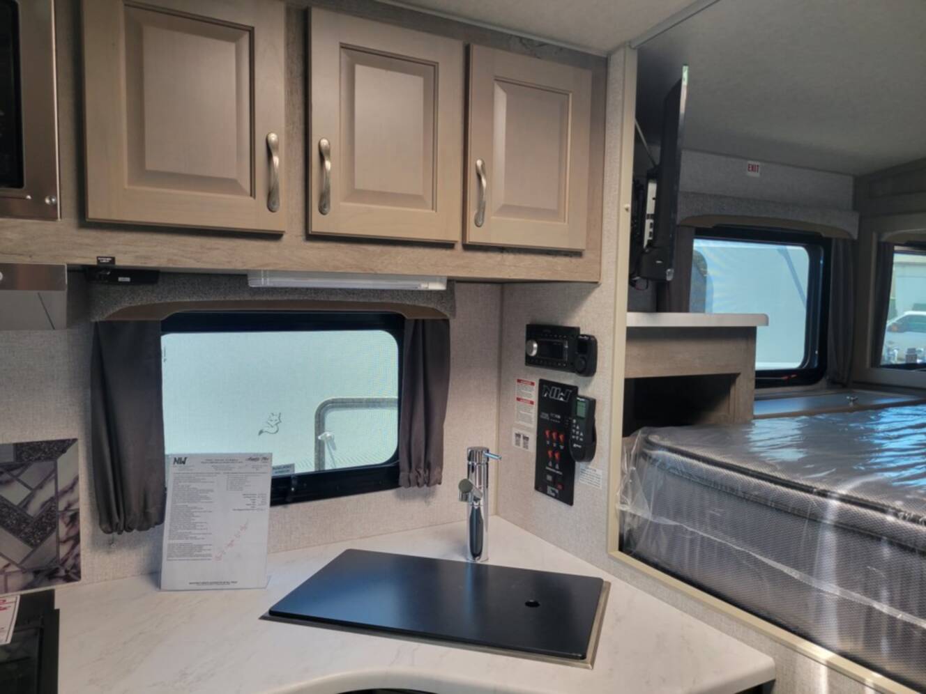 A photo of this 2027 Northwood Mfg ARCTIC FOX 990