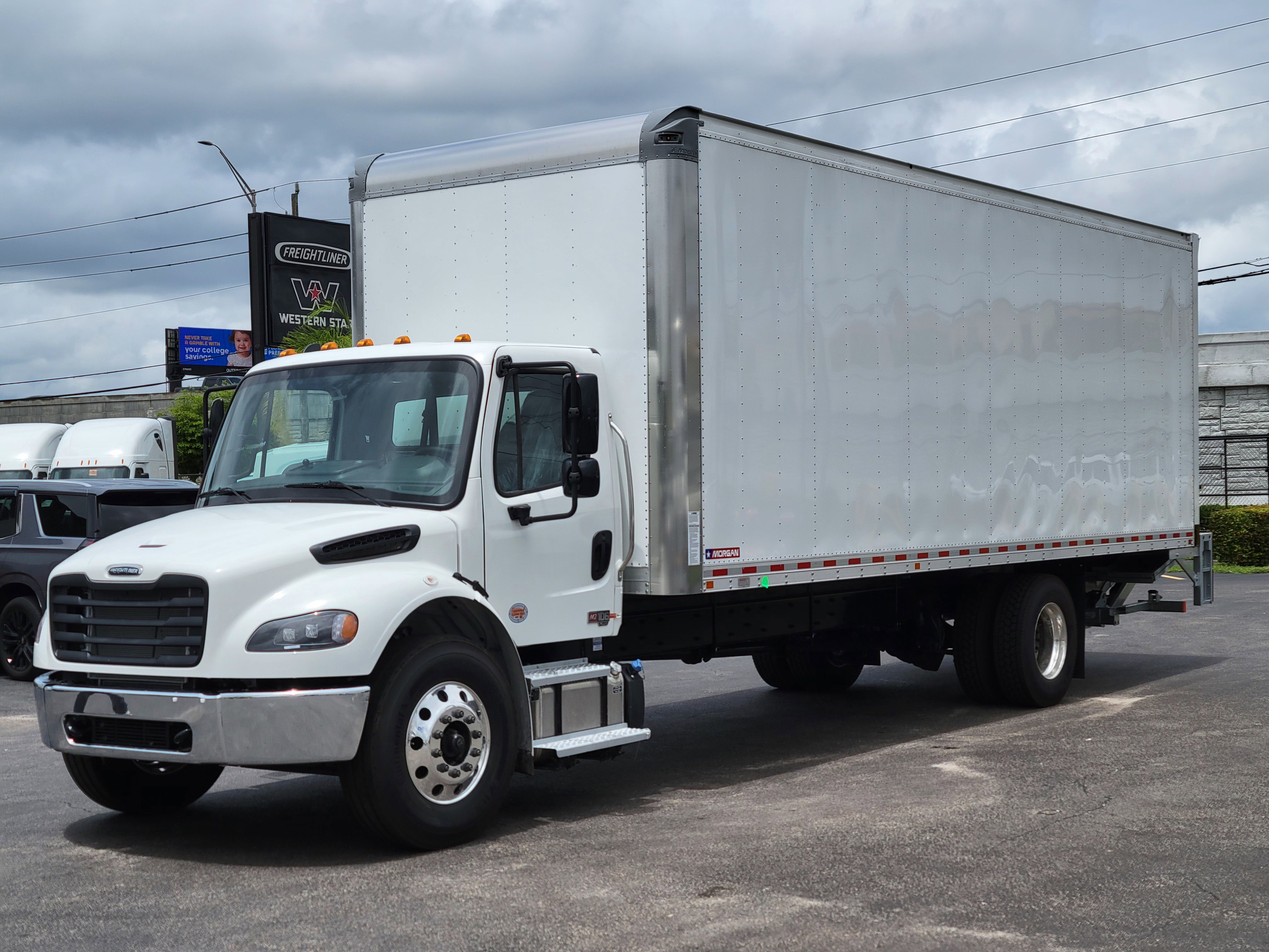 2027 FREIGHTLINER BUSINESS CLASS M2 106 in Hialeah, FL