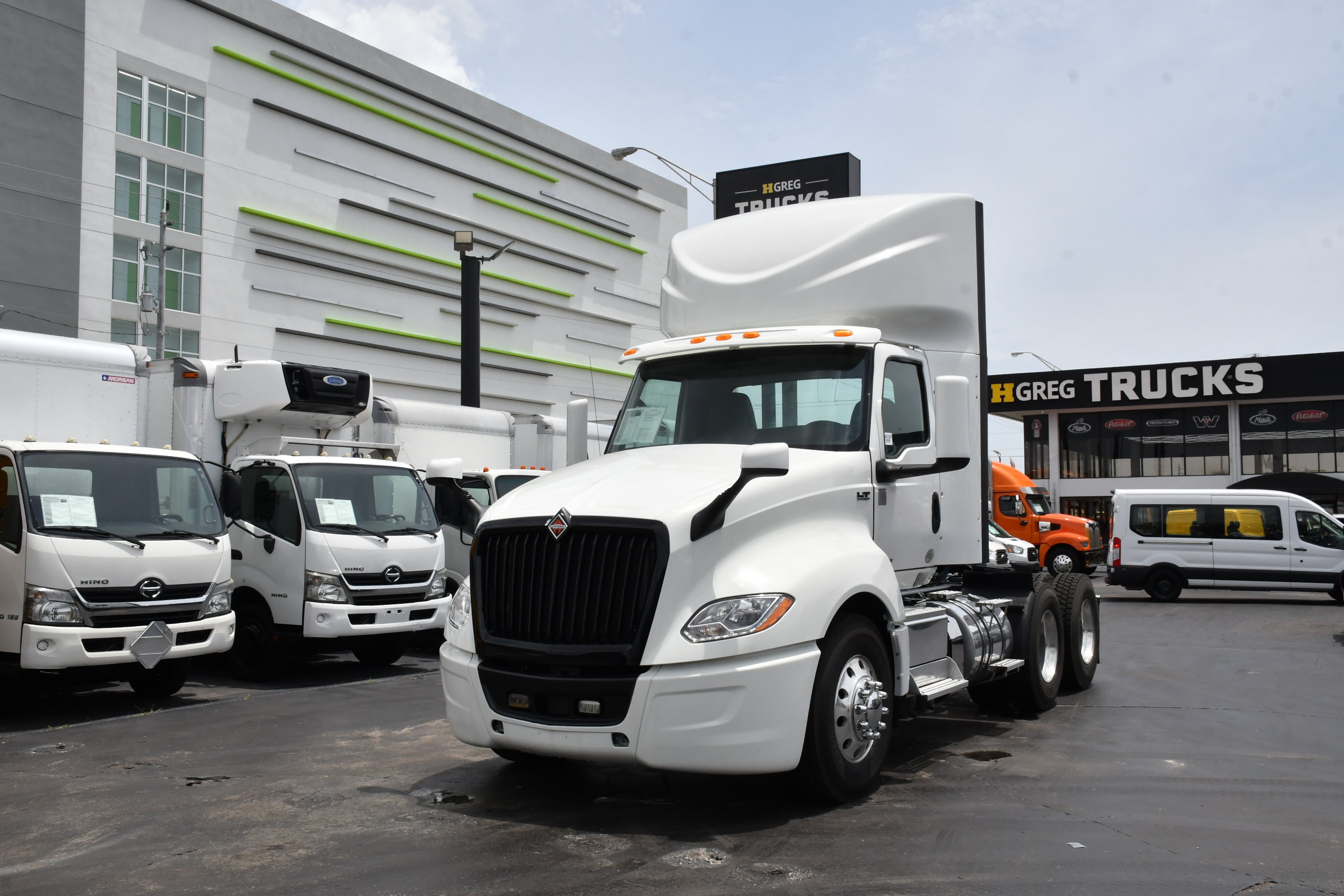 2018 INTERNATIONAL LT625 in Miami, FL