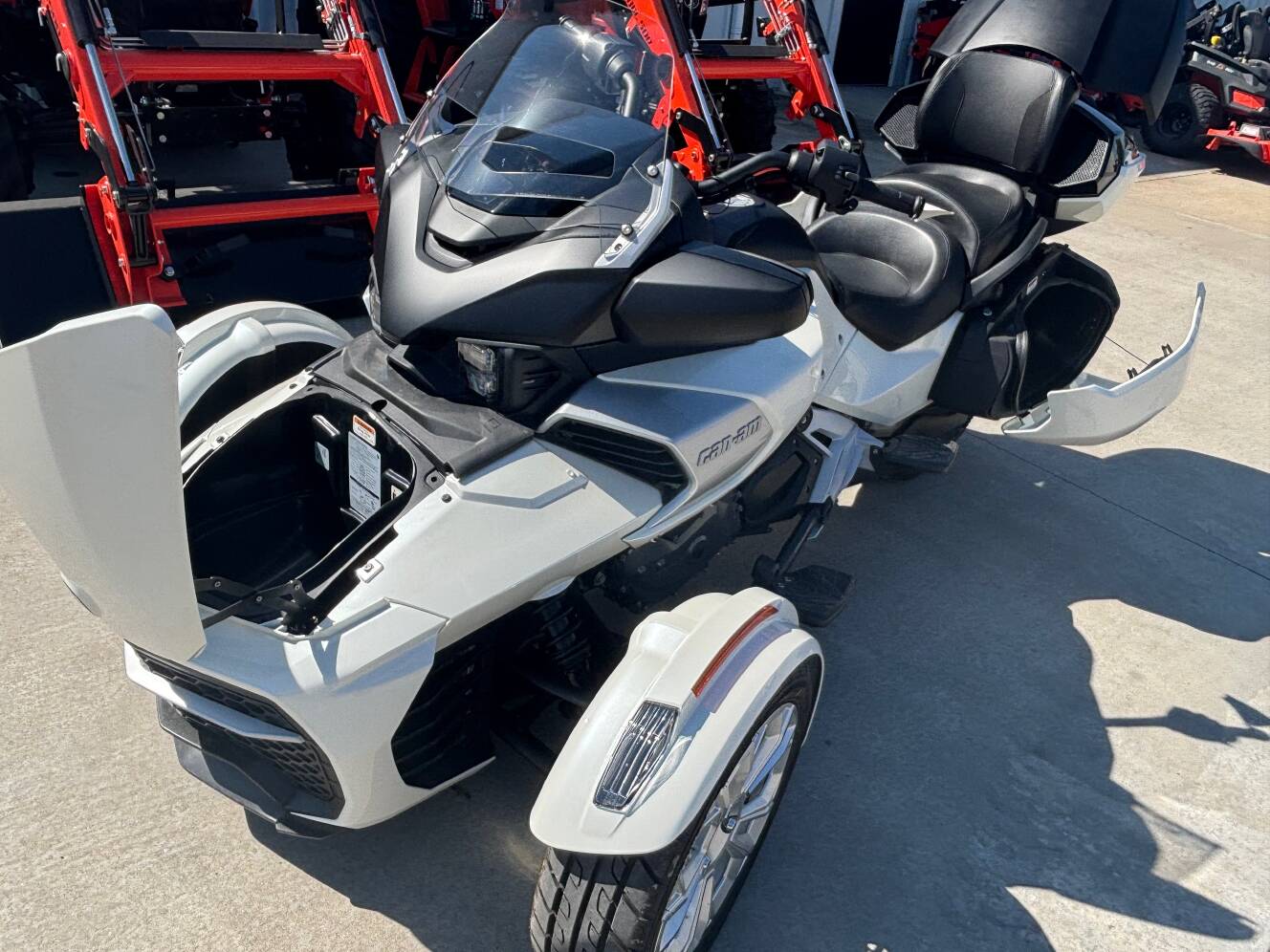 A photo of this 2026 Can-Am Spyder F3 Limited