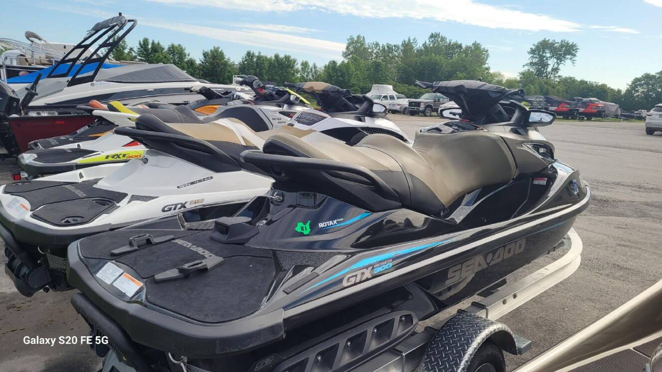 A photo of this 2016 Sea-Doo GTX Limited 300