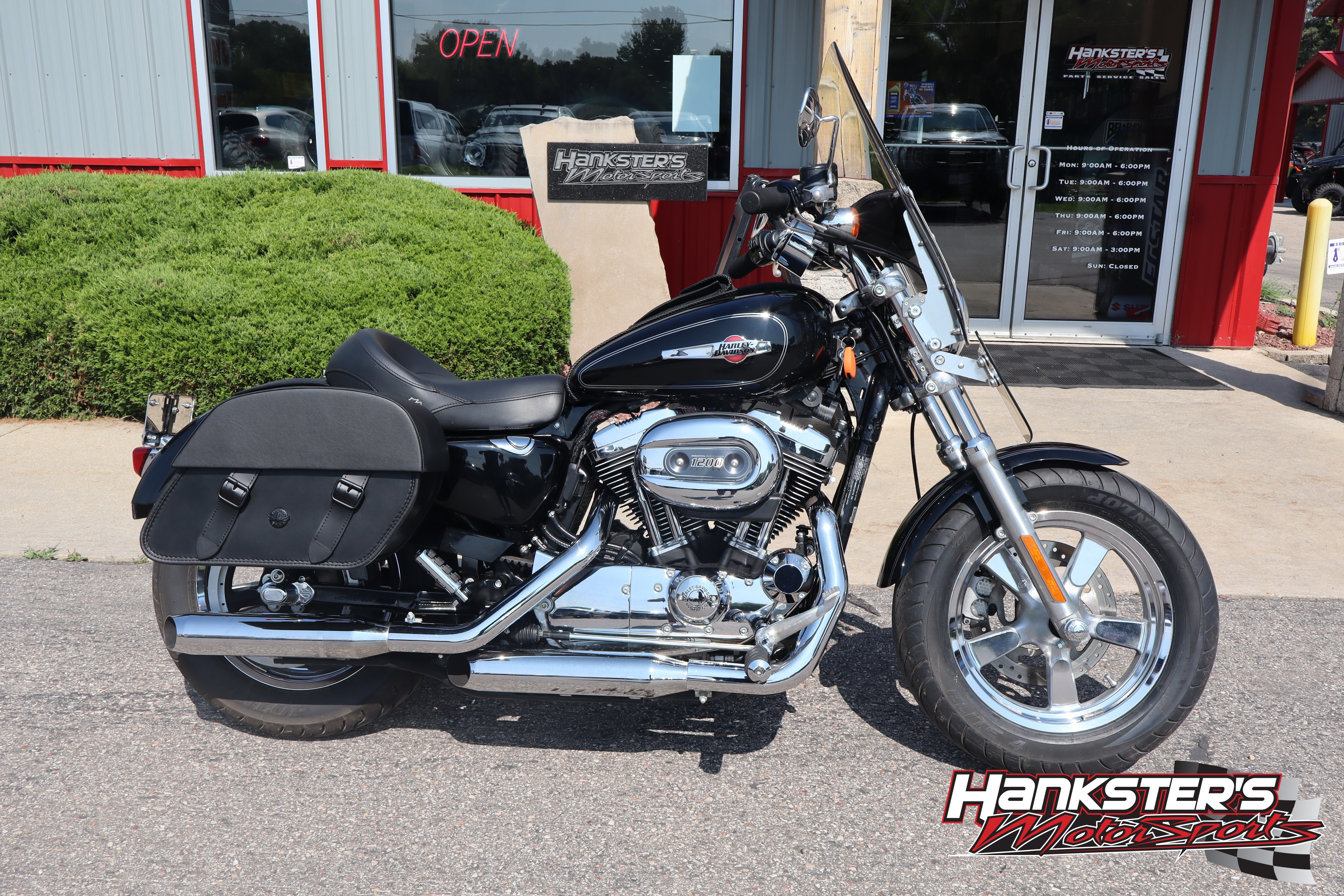 2014 Harley-Davidson 1200 Custom in Janesville, WI