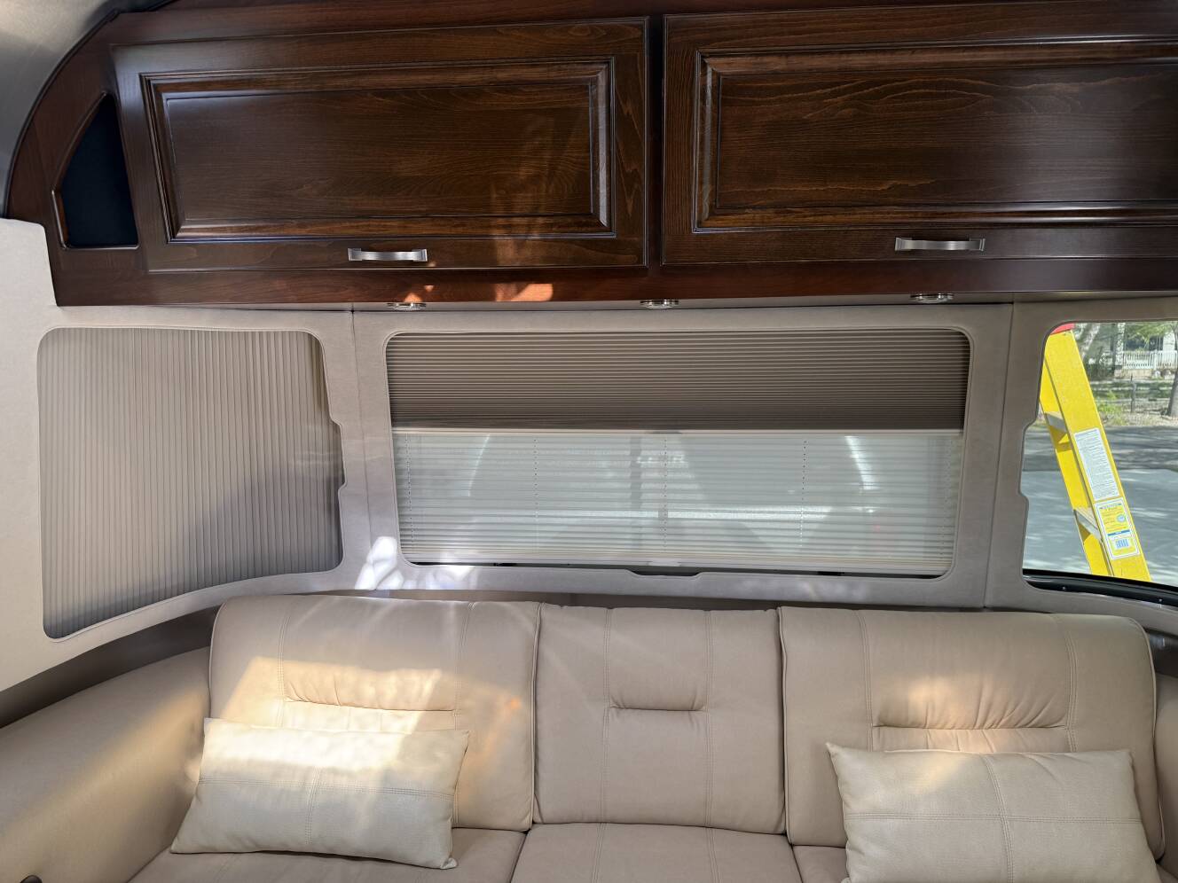 A photo of this 2018 Airstream CLASSIC 30RBQ