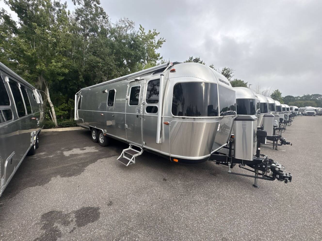 A photo of this 2022 Airstream Classic 30RBT