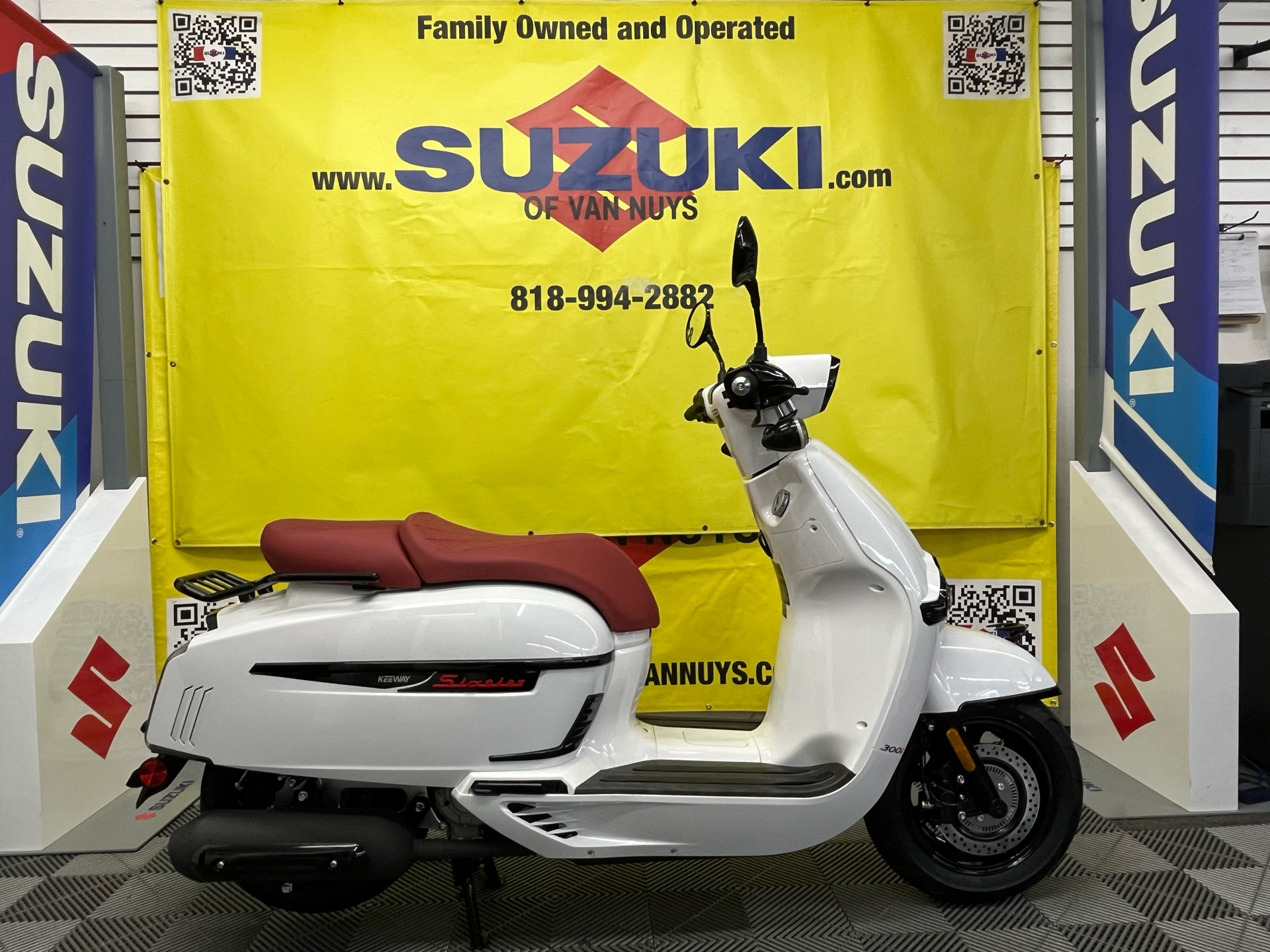 2025 Keeway Sixties 300i 300I in Van Nuys, CA