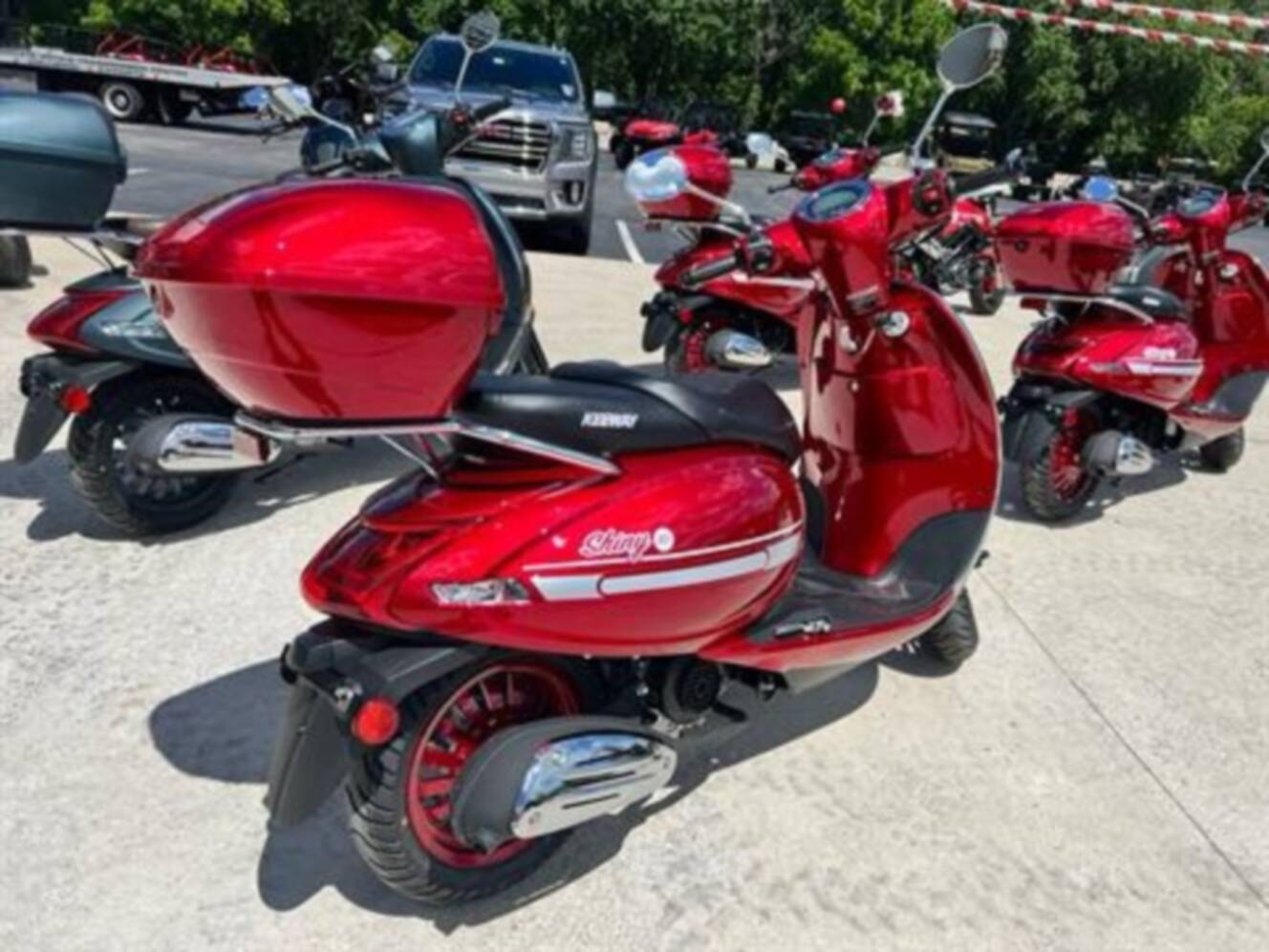 A photo of this 2026 Keeway Shiny 50
