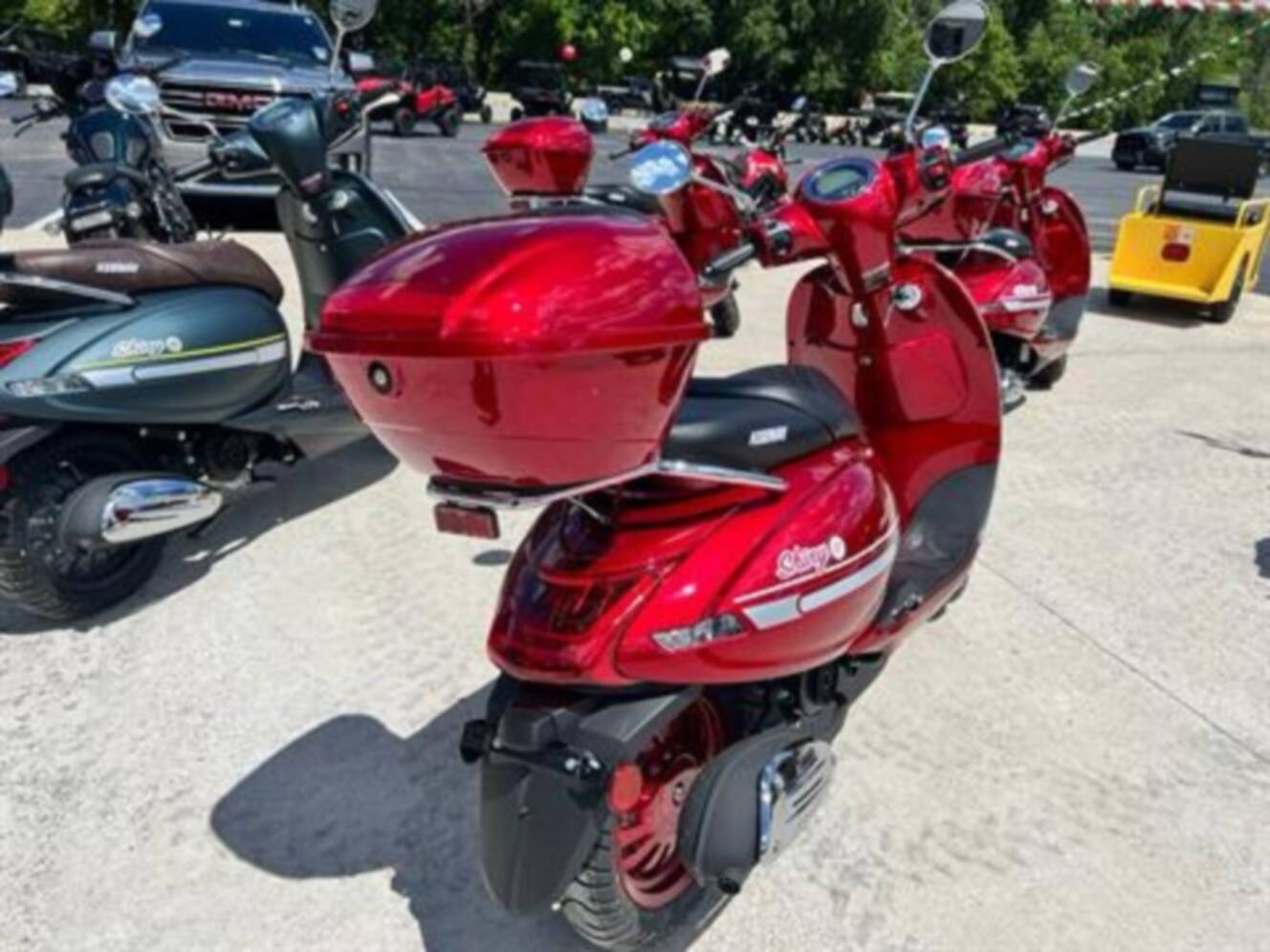 A photo of this 2026 Keeway Shiny 50
