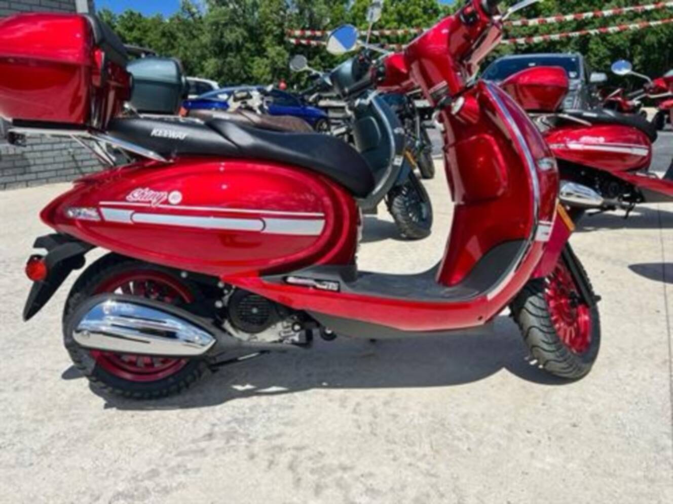 A photo of this 2026 Keeway Shiny 50