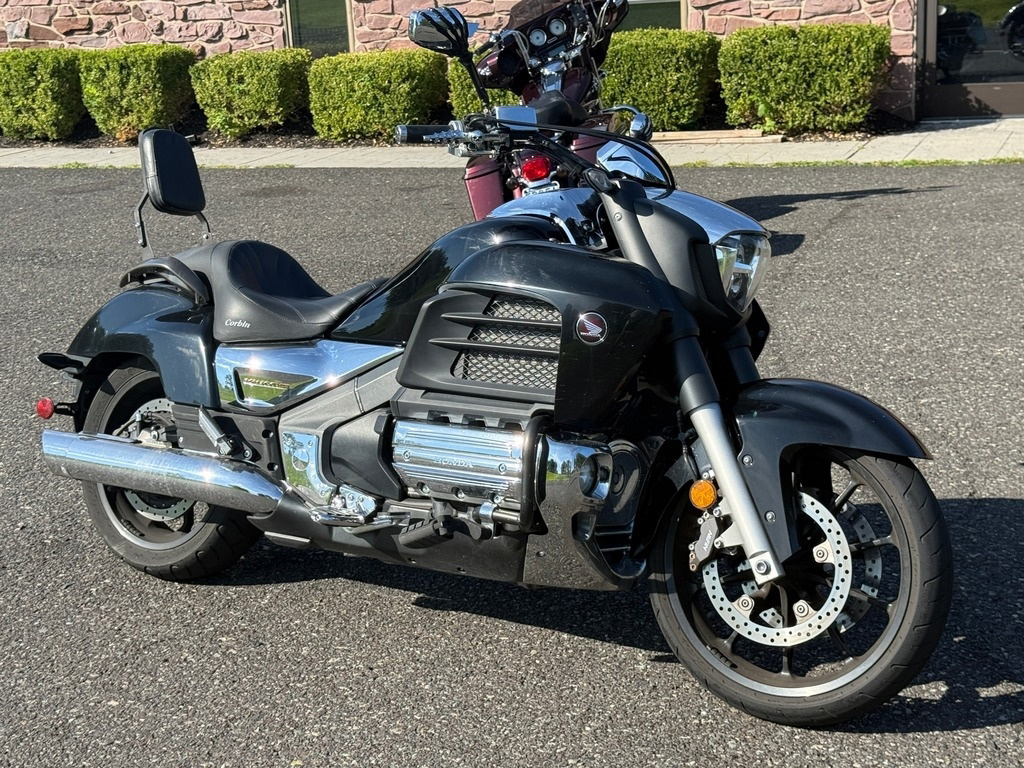 2014 Honda Gold Wing Valkyrie GL1800C BASE in Zieglerville, PA