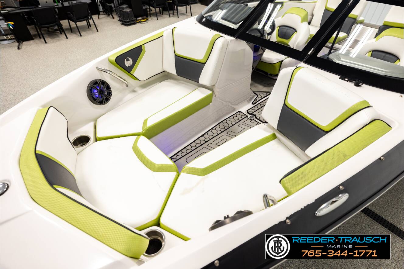 A photo of this 2016 Scarab 195