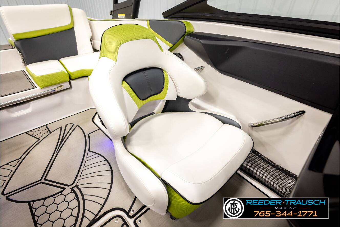 A photo of this 2016 Scarab 195