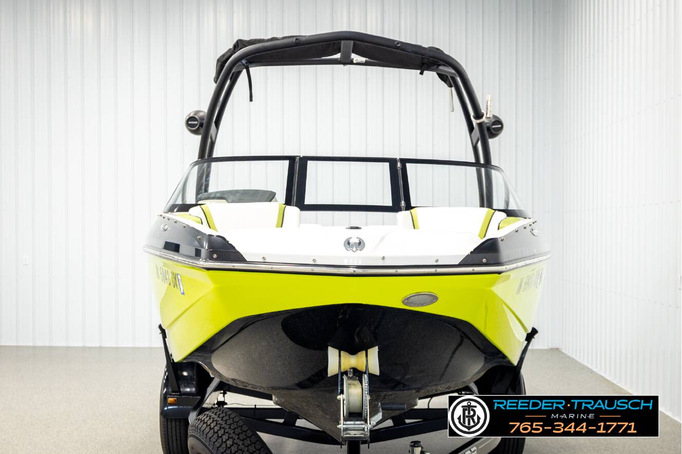 A photo of this 2016 Scarab 195