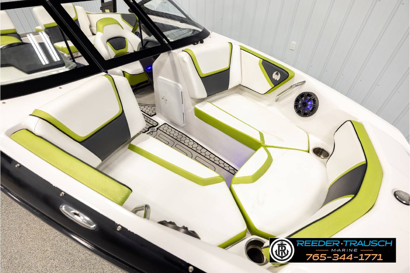 A photo of this 2016 Scarab 195