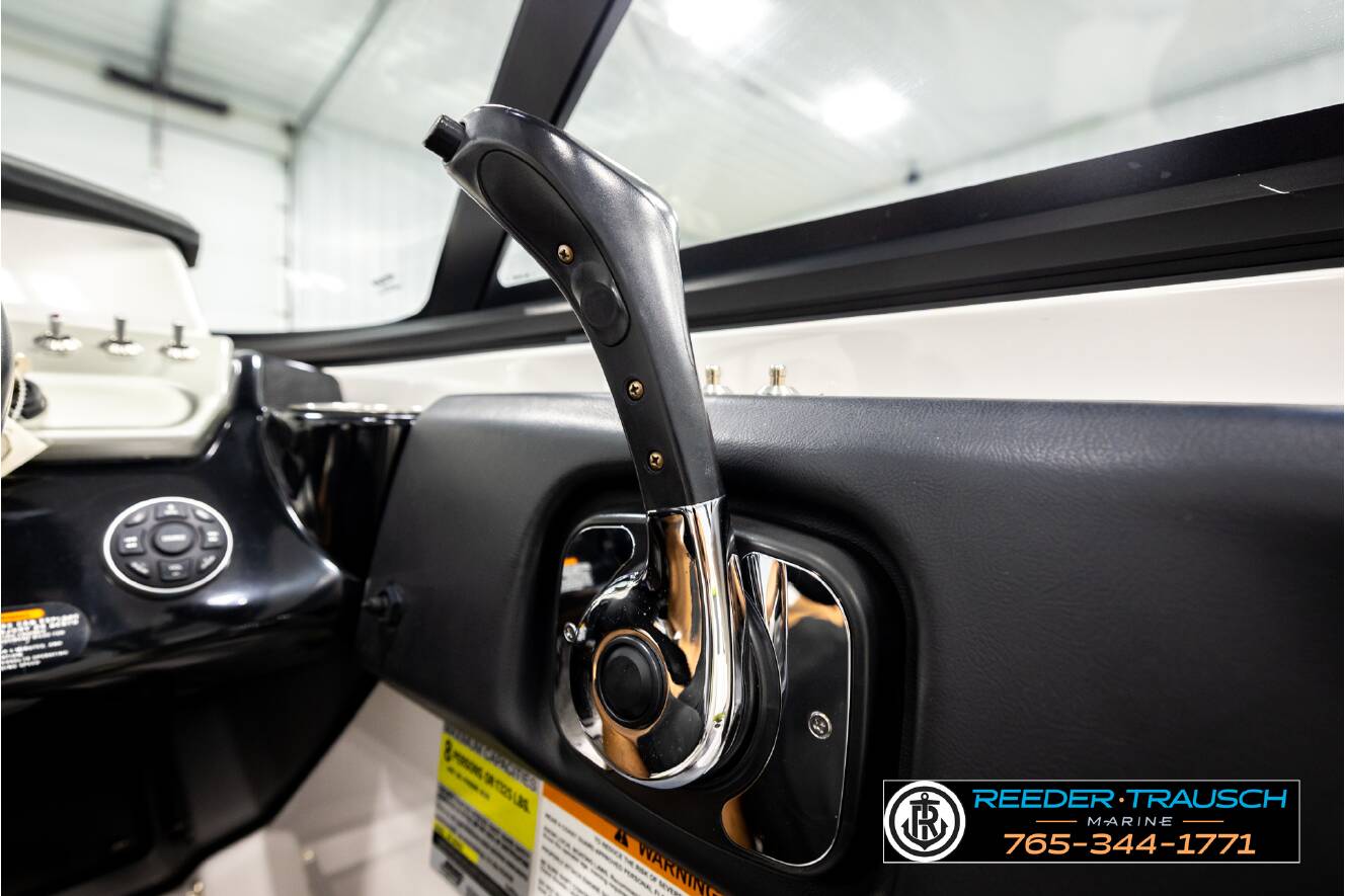 A photo of this 2016 Scarab 195