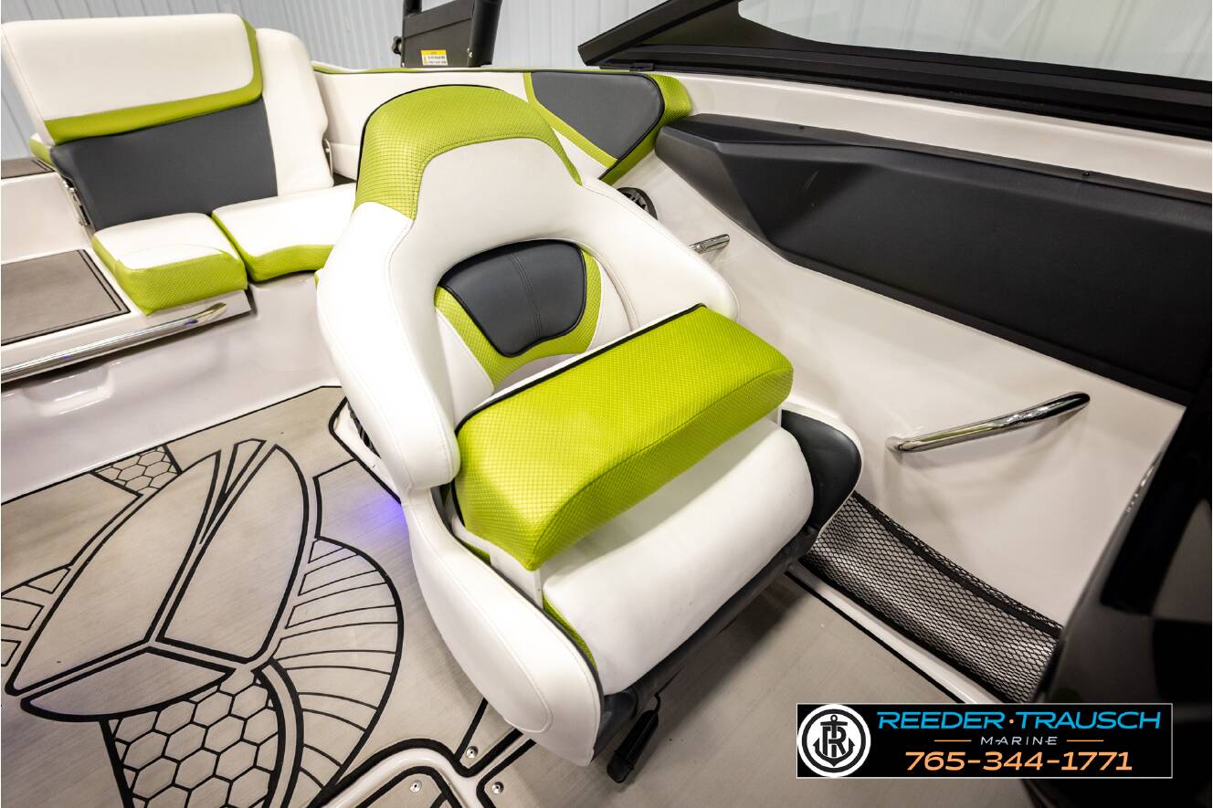 A photo of this 2016 Scarab 195
