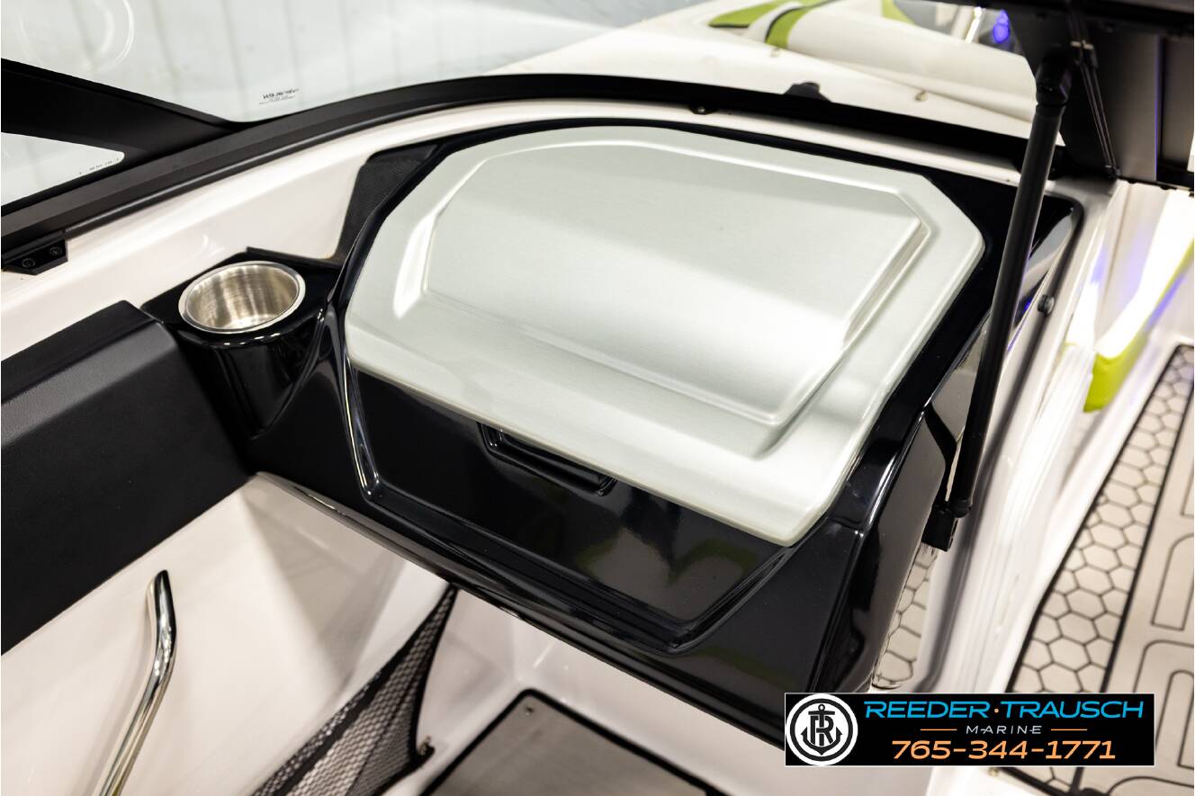A photo of this 2016 Scarab 195