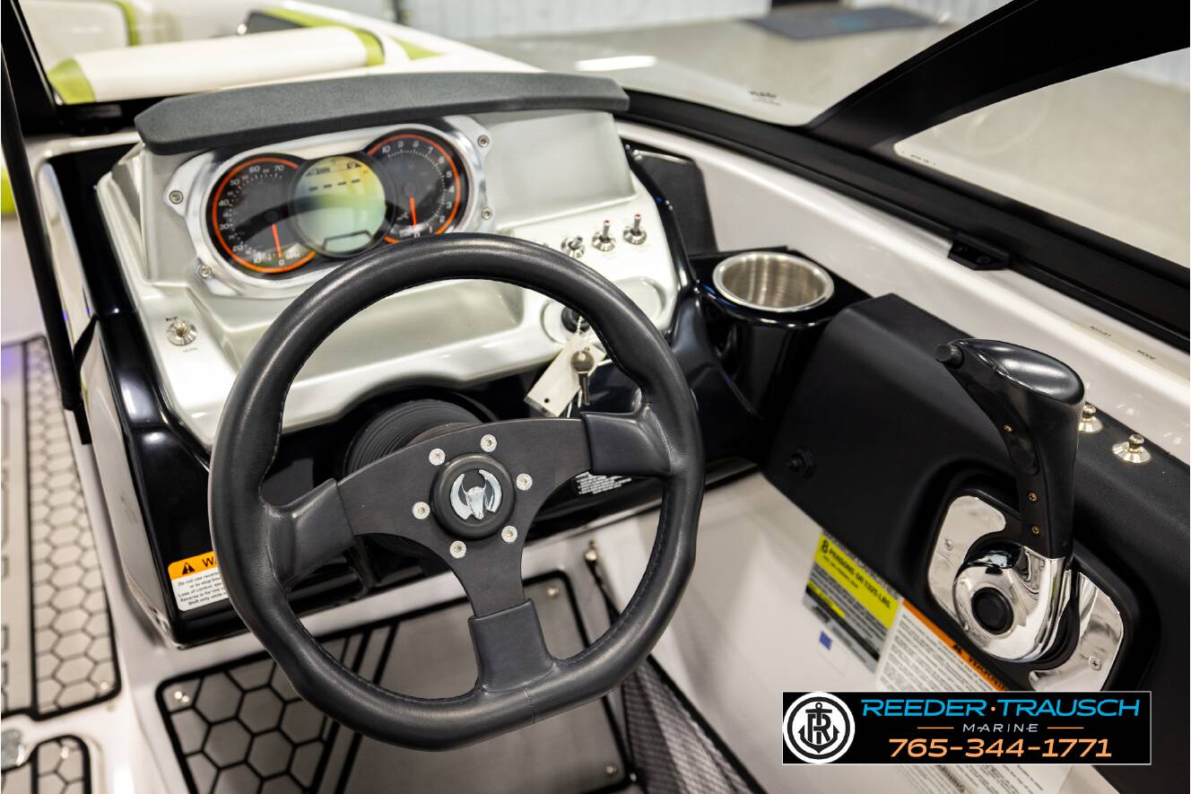 A photo of this 2016 Scarab 195