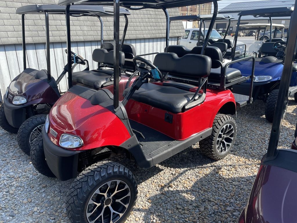 2020 E-Z-GO RXV® ELiTE in Strasburg, OH