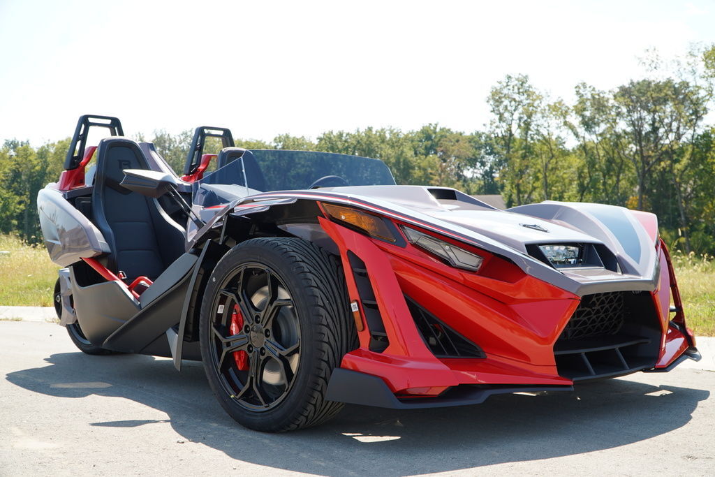 2026 Polaris Slingshot® R AutoDrive Radiant Gray with Indy Red Pearl SL in Kansas City, MO