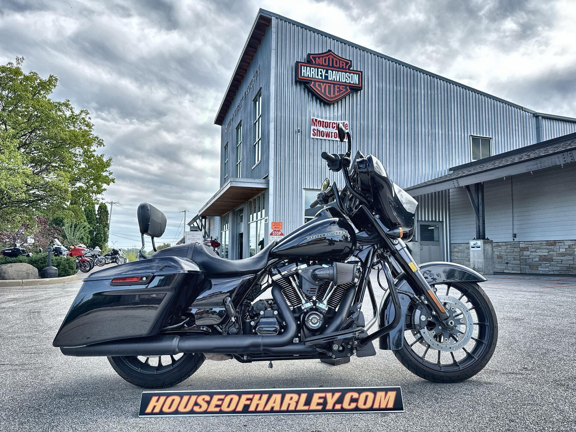 2018 Harley-Davidson Street Glide Special SPECIAL in Milwaukee, WI