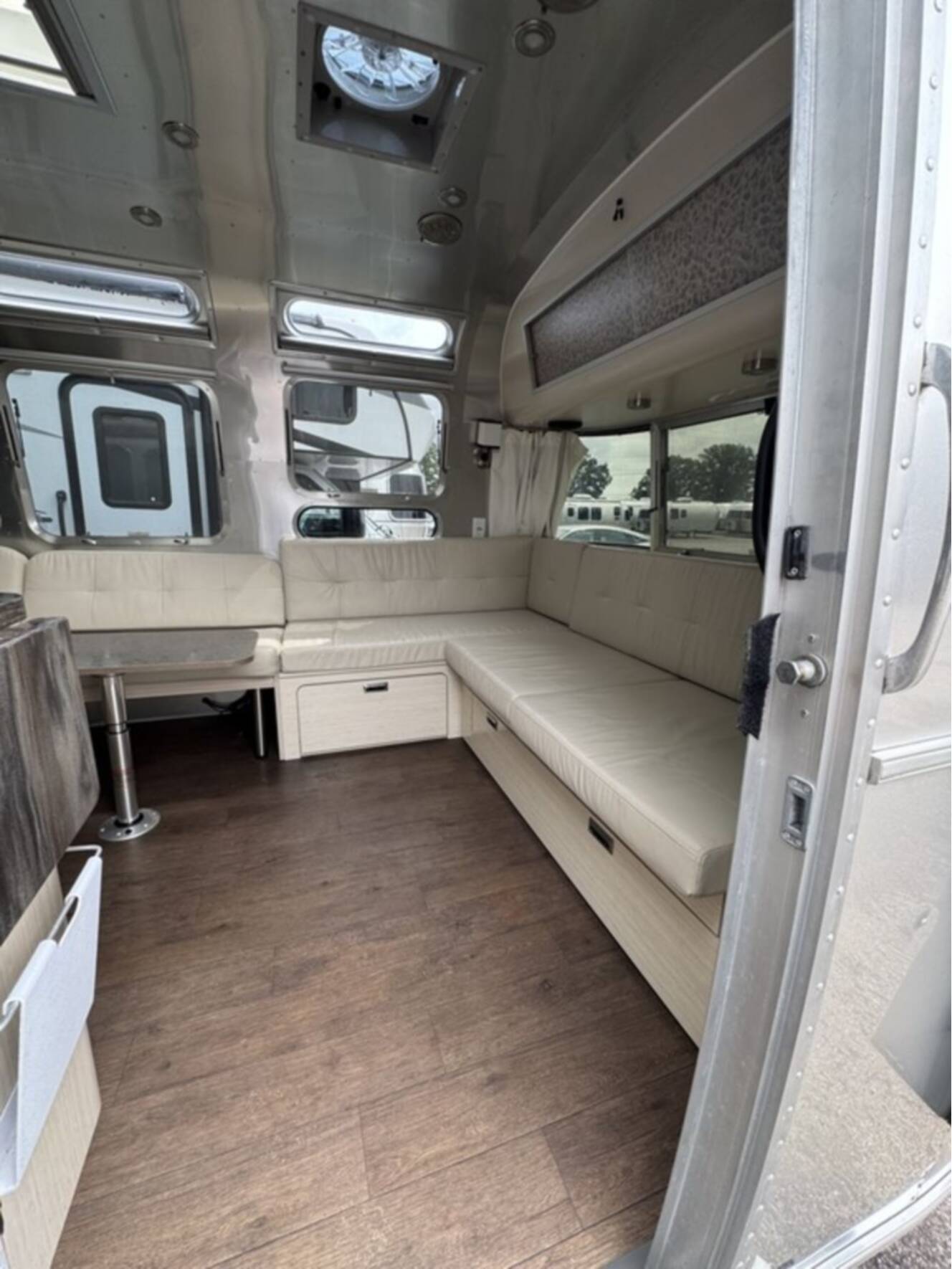 A photo of this 2018 Airstream International Serenity 30RB Twin