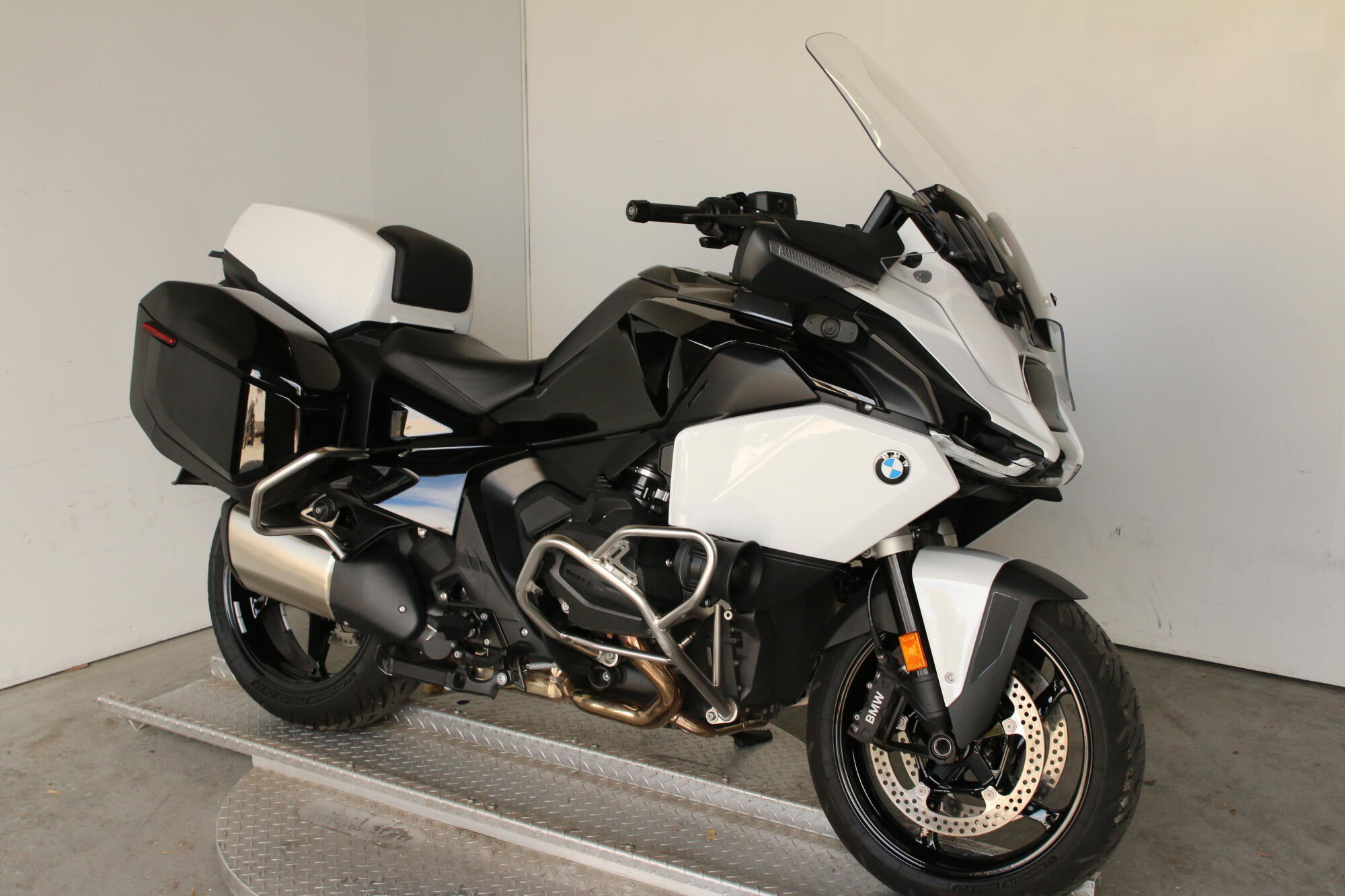 2026 BMW MOTORRAD R 1300 RT in San Diego, CA