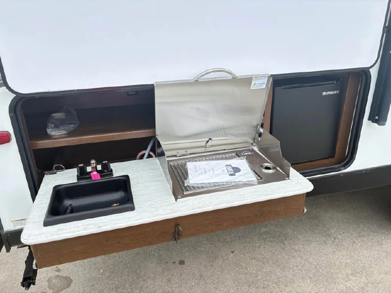 2018 Prime Time Manufacturing Tracer Breeze 26DBS