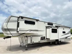 2022 Keystone Montana 3855BR