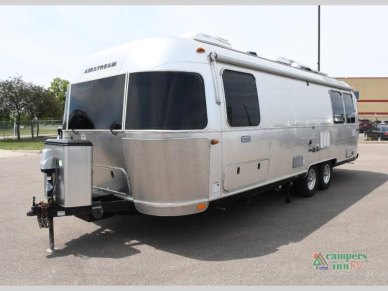 A photo of this 2019 Airstream Globetrotter 27FB Twin
