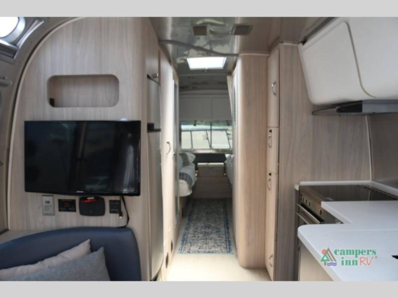 A photo of this 2019 Airstream Globetrotter 27FB Twin